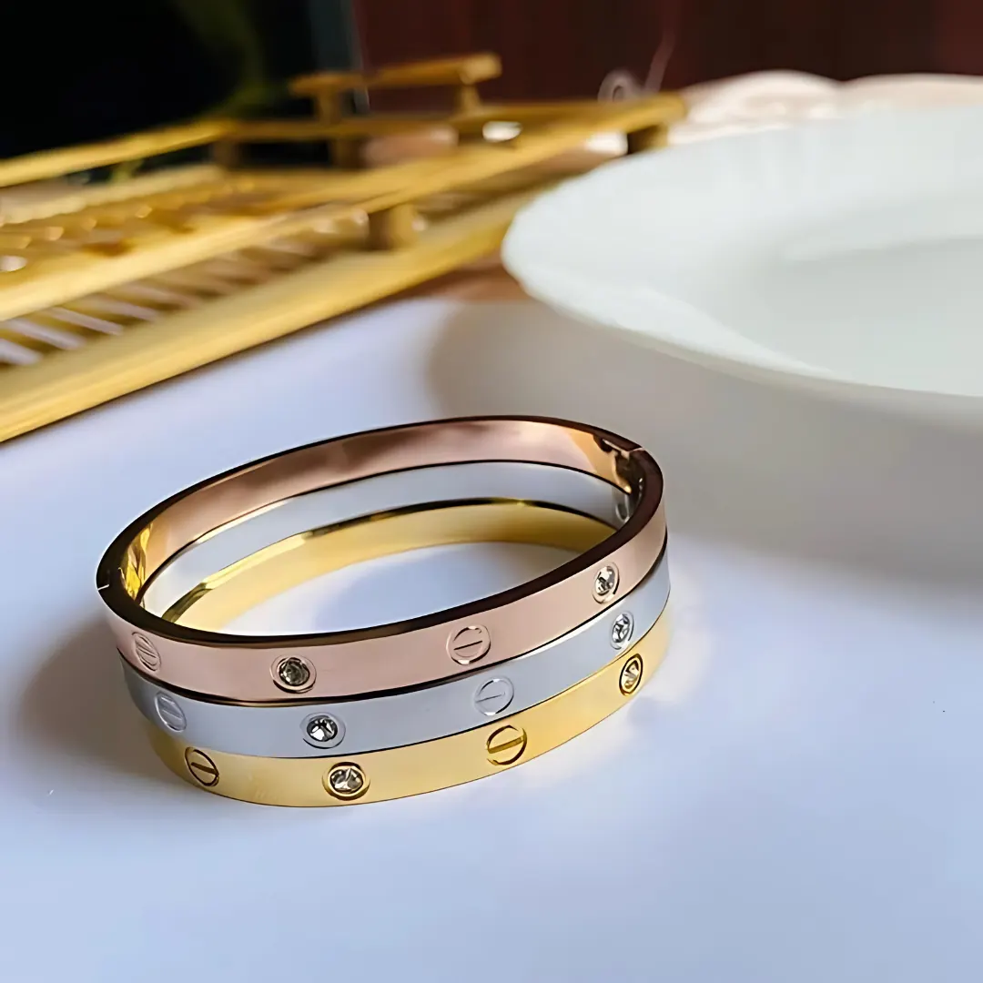 طقم أساور كارتيير ستانلس ستيل بـ 4 أحجار زيركون