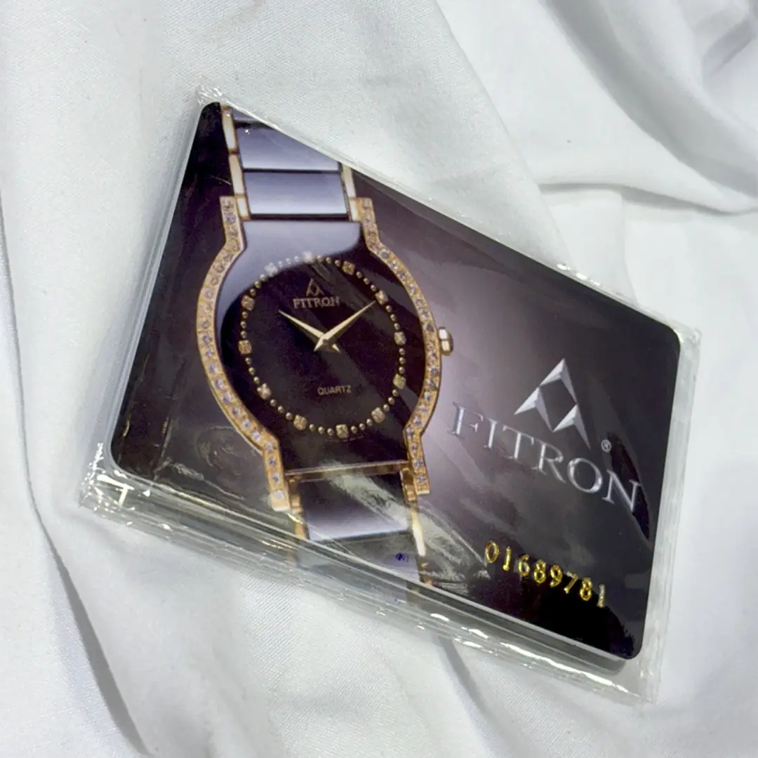 ساعة فيترون ذهبية ومقاومة للماء مع حجر باكيت زيركون – القالب أبيض