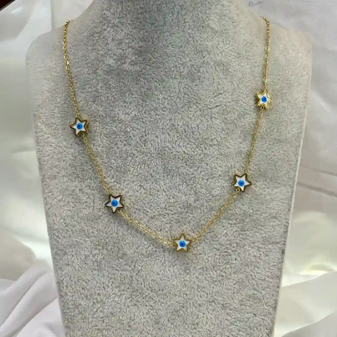 طوق من الستانلس ستيل مع 5 نجوم داخلها عيون زرقاء