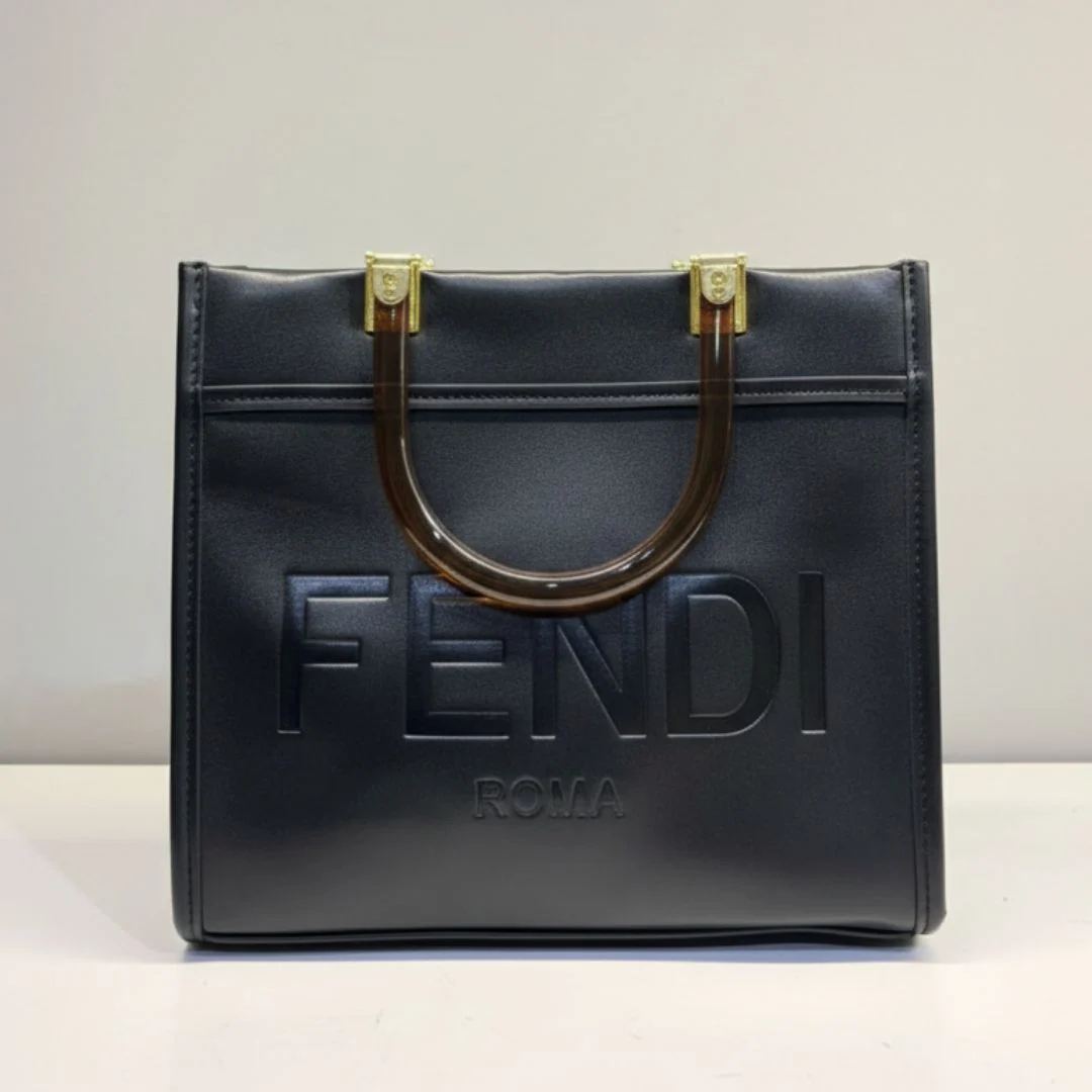 حقيبة كتف سادة بنقشة فيندي روما