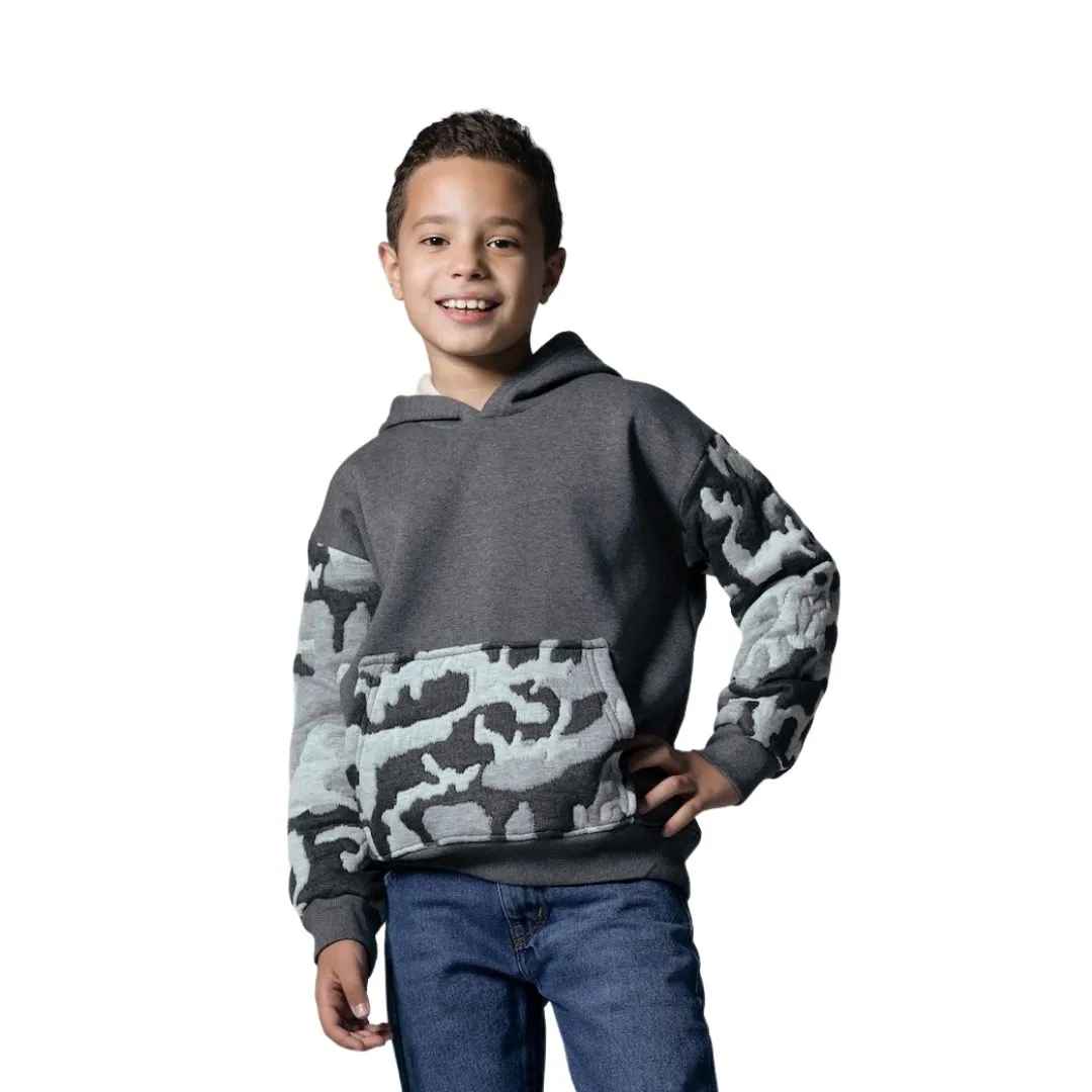 كنزة صبياني هودي بنقشة هندسية 