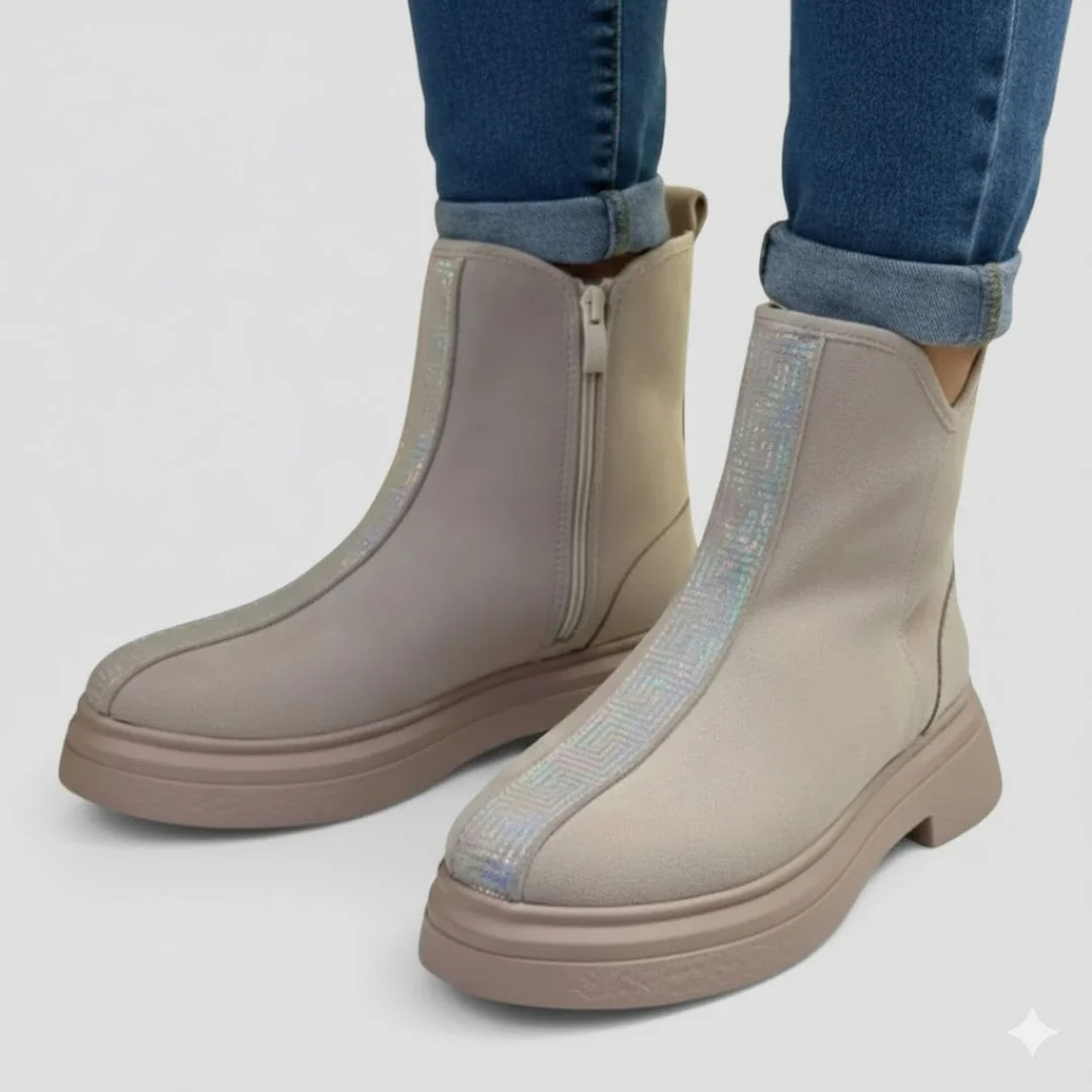 حذاء نسائي شامواه بسحاب جانبي  وتطريز طولي 