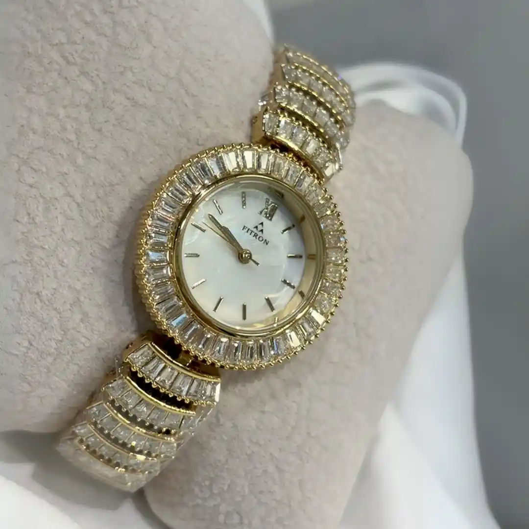 ساعة فيترون ذهبية ومقاومة للماء مع حجر باكيت زيركون – القالب أبيض