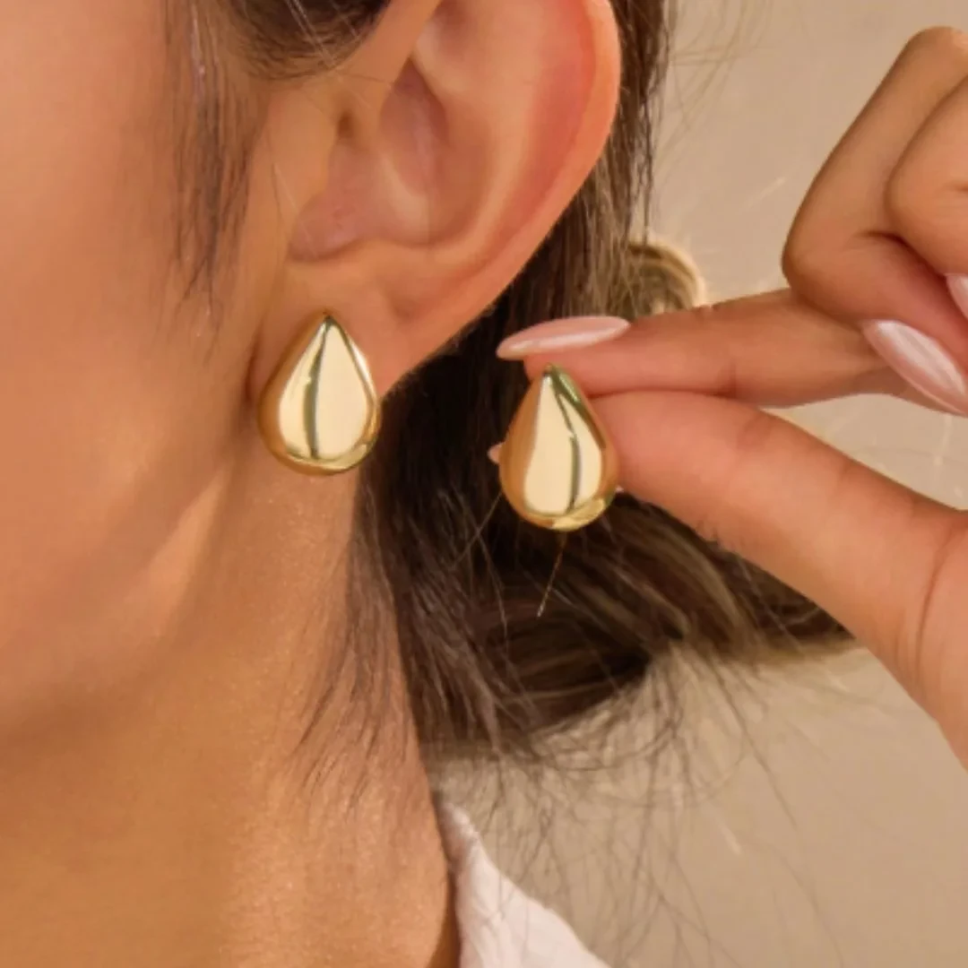 طقم أقراط للأذن بتصميم زهور وقلوب - 5 أزواج