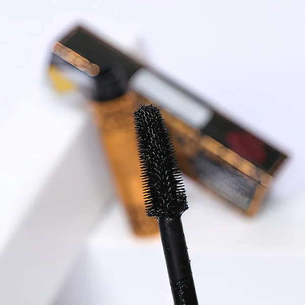 ماسكارا دياموند بيوتي المقاومة للماء والمكثفة للرموش 