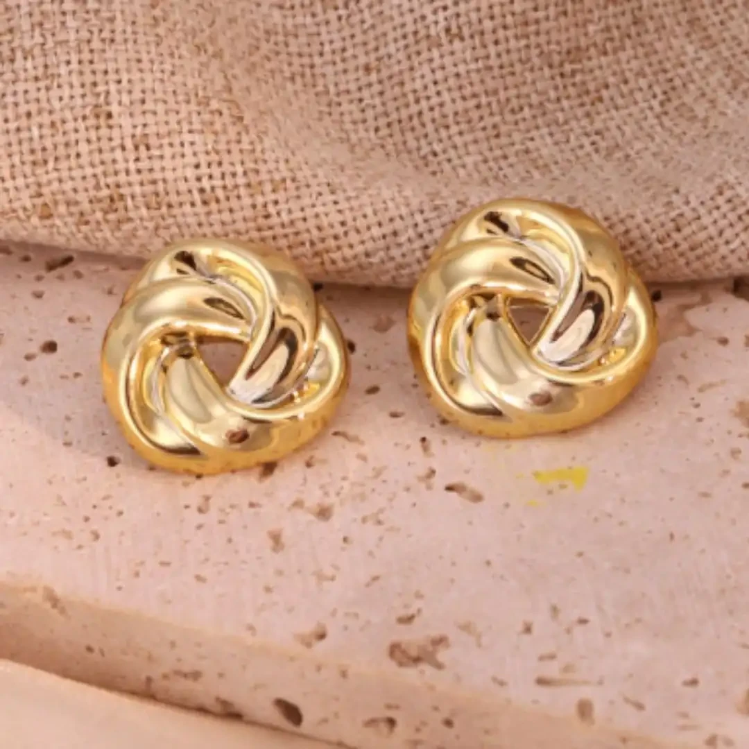 طقم أقراط للأذن بتصميم زهور وقلوب - 5 أزواج