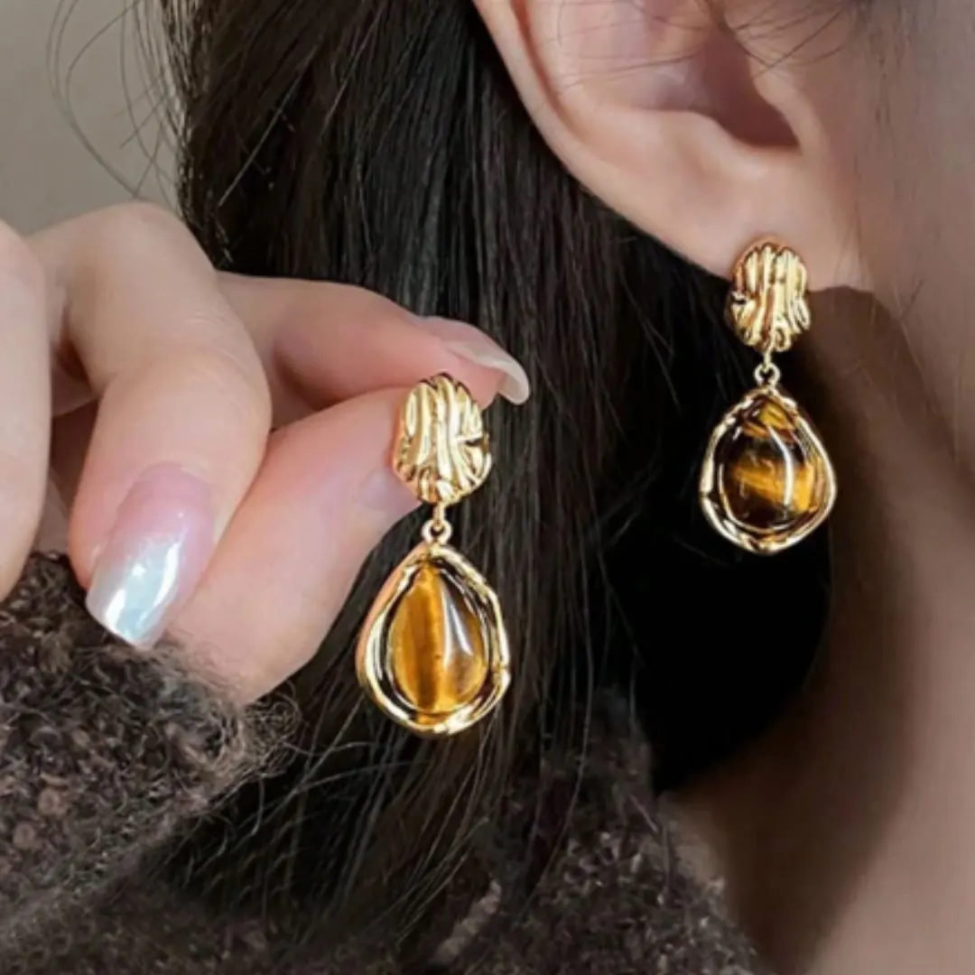 طقم أقراط كلاسيكية بلون بني - 3 أزواج