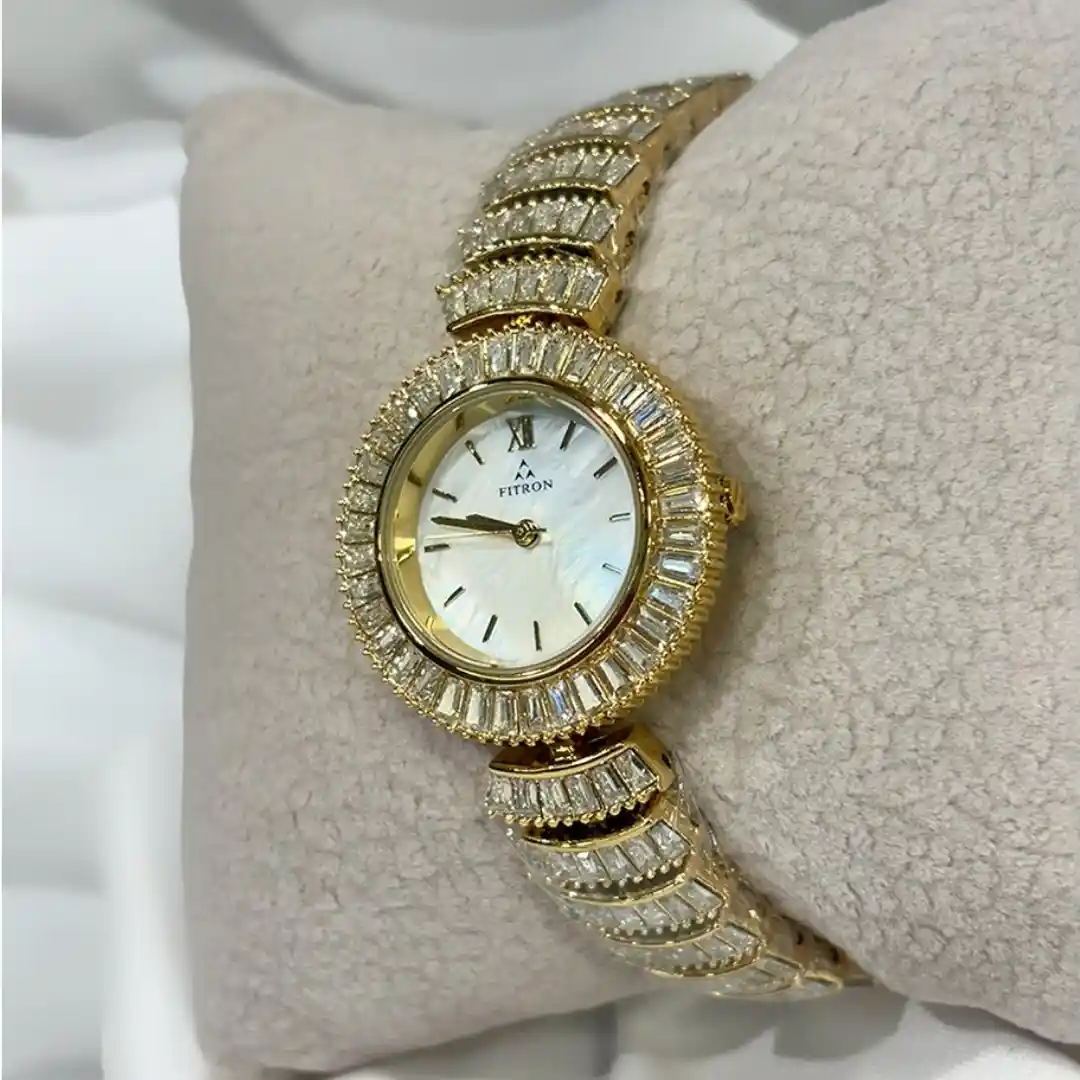 ساعة فيترون ذهبية ومقاومة للماء مع حجر باكيت زيركون – القالب أبيض