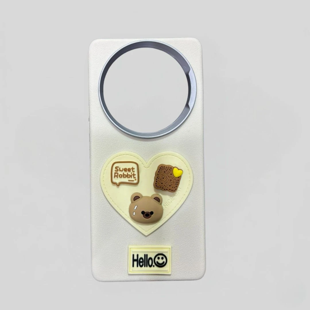 كفر هاتف بتصميم دبدوب بارز وأرنب بارز وكلمة Hello 